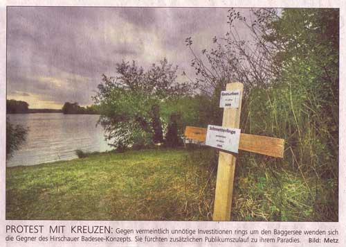 Kreuze am Baggersee